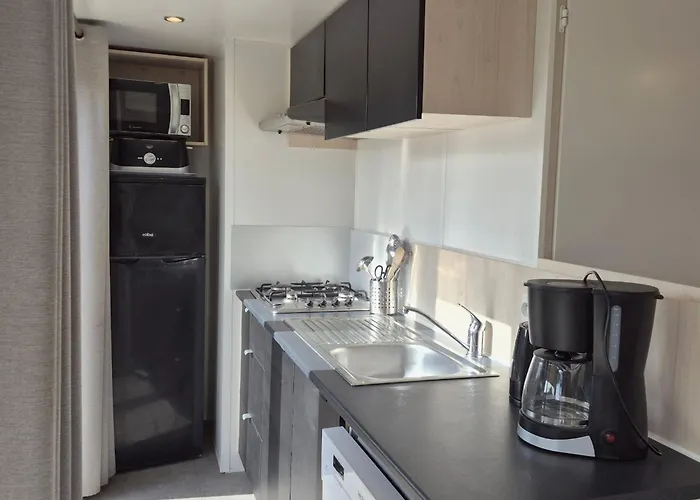Le Tropical Mobil 6 Personnes - A 200m - Parc Aquatique - 5 Etoiles Les Dunes * Torreilles